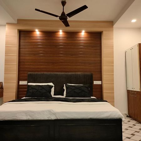 Kollolini Kolkata Bed & Breakfast Luaran gambar