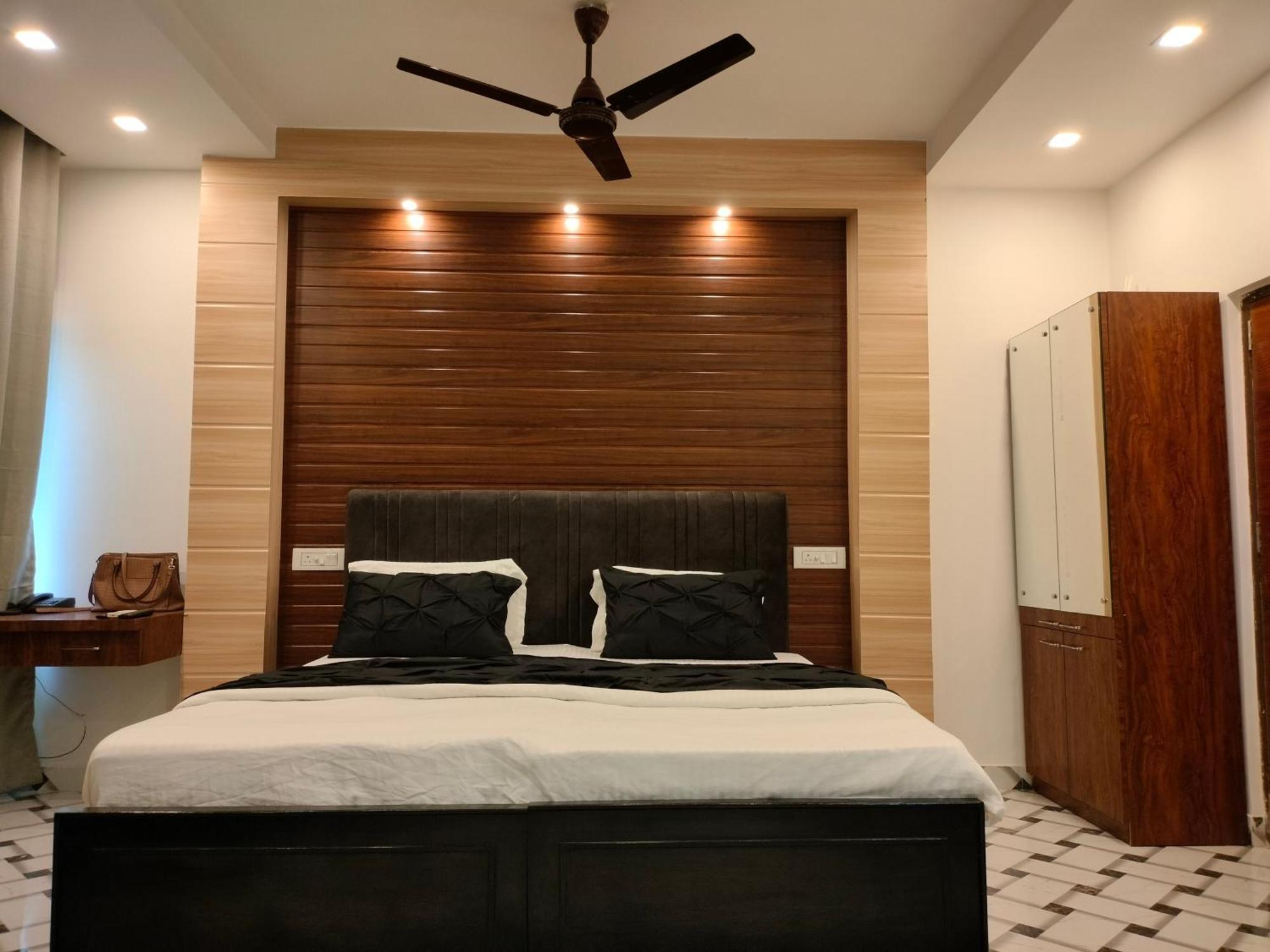 Kollolini Kolkata Bed & Breakfast Luaran gambar