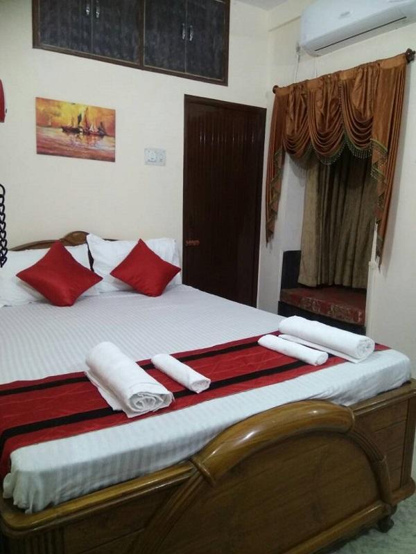 Kollolini Kolkata Bed & Breakfast Bilik gambar